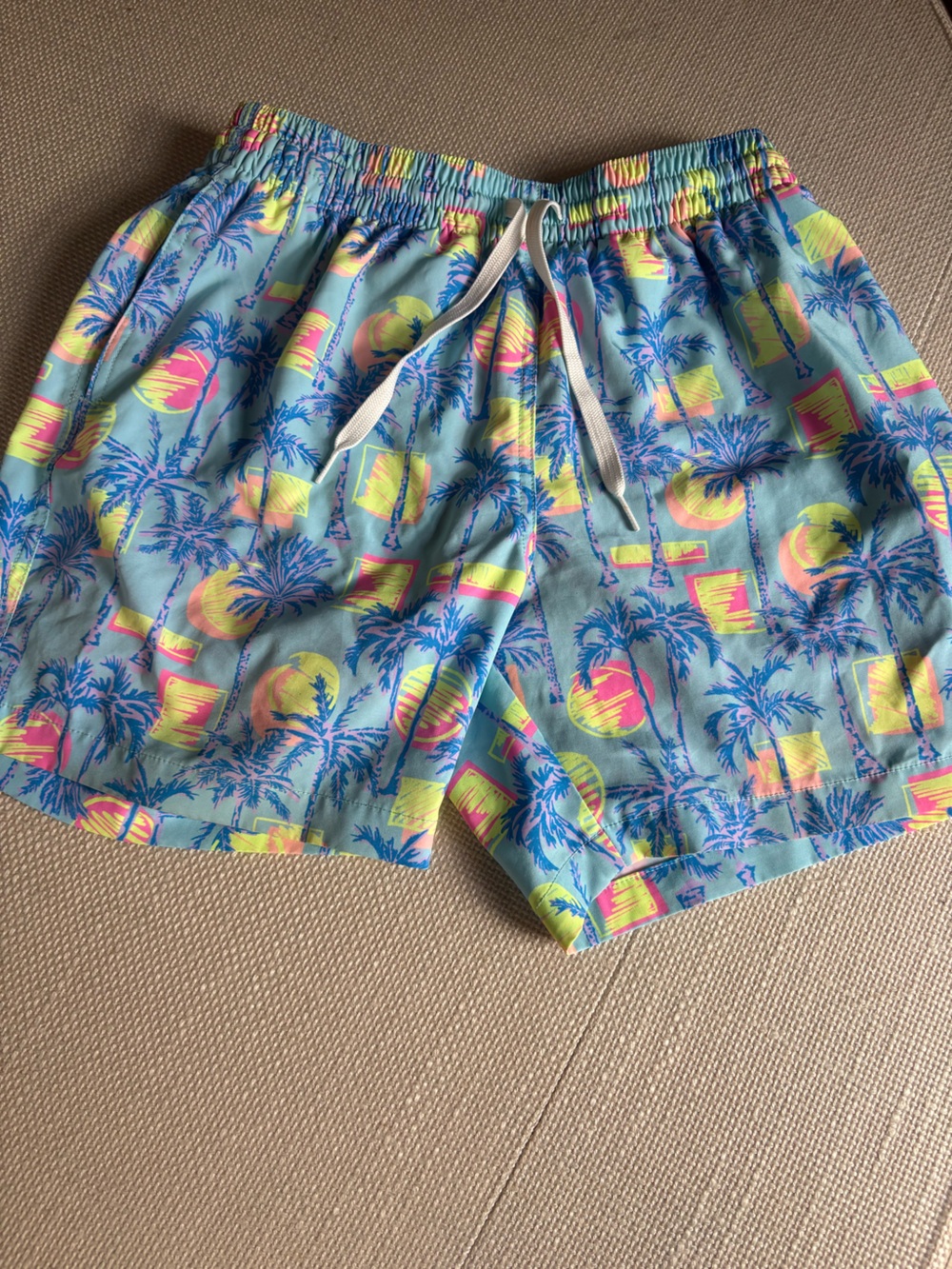 Chubbies Palm Print Swim Shorts - Blue. Size small